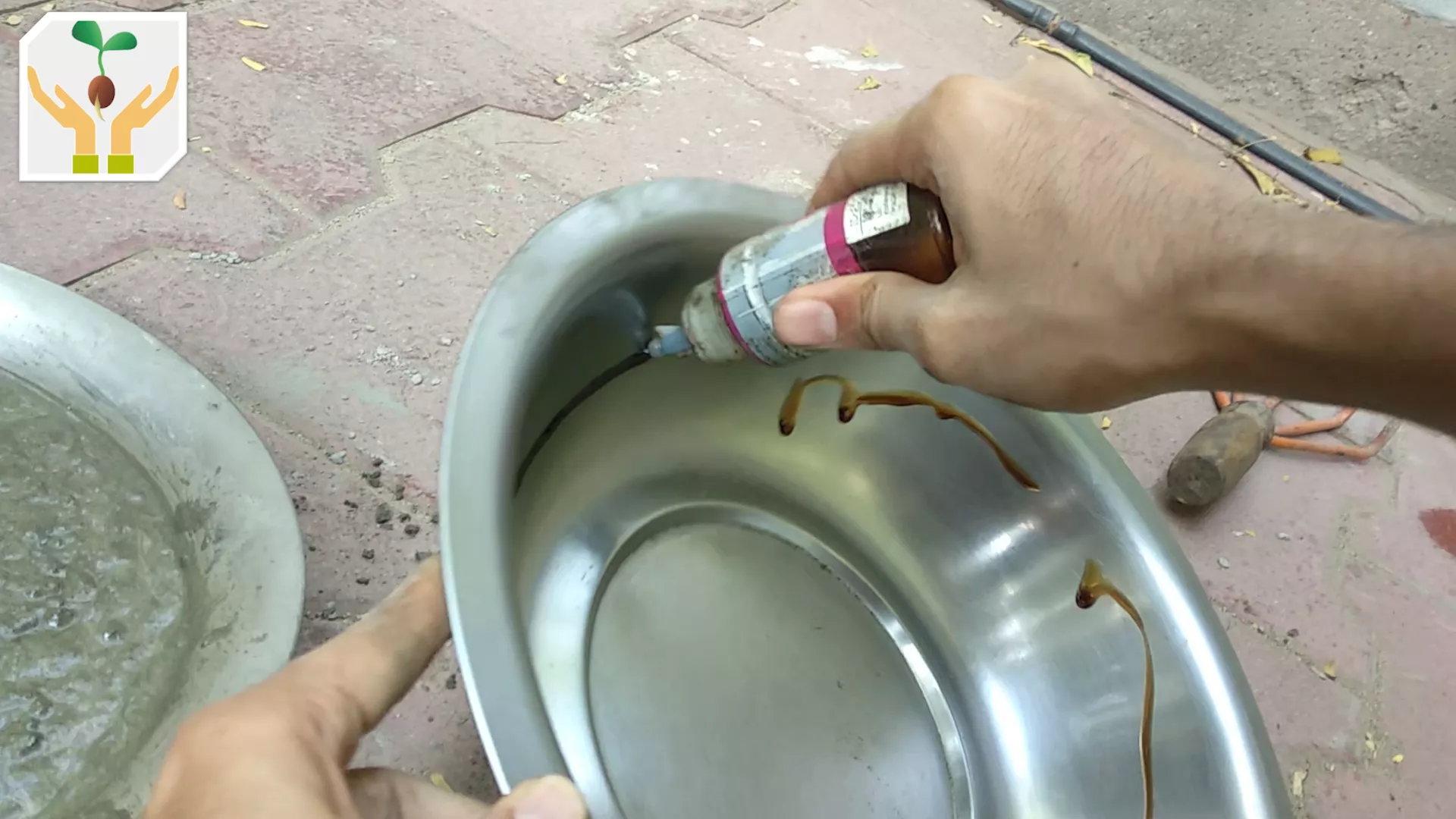 Lubricate The Mould Using Engine Oil